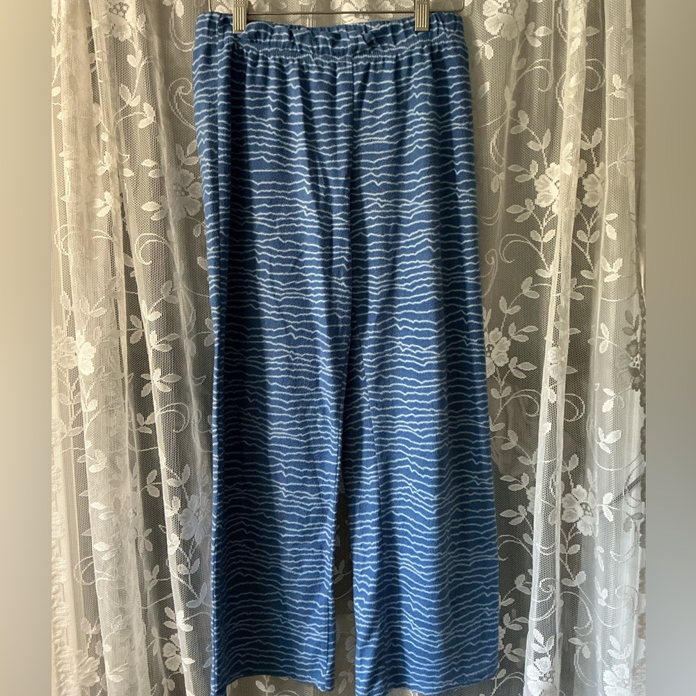 Eddie Bauer kids Blue and White Wave Pants size large